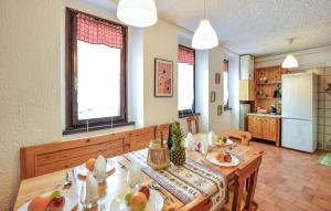 2 Bedroom Lovely Apartment In Ponte Di Legno