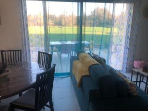 Maisons de vacances Gite du Lavoir Beauval Chateaux 4 Bedrooms 2 Bathrooms Air conditioning : photos des chambres