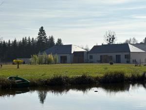 Maisons de vacances Gite du Lavoir Beauval Chateaux 4 Bedrooms 2 Bathrooms Air conditioning : photos des chambres