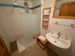 Hotels Auberge de Perchades : Chambre Familiale - Vue sur Montagne