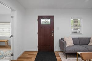 Modern & Spacious Four Bedroom Apartment in Gibsonia, Pittsburgh, Unit 1
