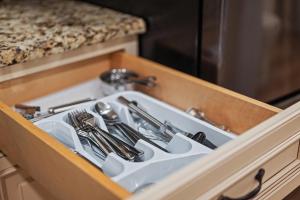 Modern & Spacious Four Bedroom Apartment in Gibsonia, Pittsburgh, Unit 1