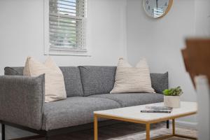Modern & Spacious Four Bedroom Apartment in Gibsonia, Pittsburgh, Unit 1