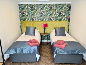 Charming 2 Bedroom Mews Cottage