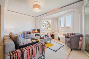 Confort Spacieux a Hivernage 3 Chambres and Piscine