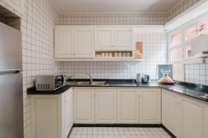 Confort Spacieux a Hivernage 3 Chambres and Piscine