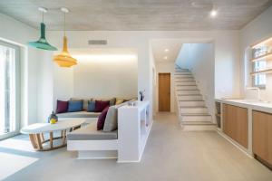 Salt n Sky Vivlos Naxos