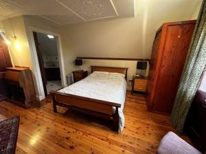 Cottage on Cliff sunset, relaxing and warm