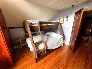 Cottage on Cliff sunset, relaxing and warm