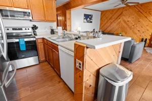 Summit 204D Mtn Views WI-FI Parking Washer Dryer