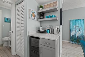 Gone Coastal - 2 Min 2 Beach Water Views