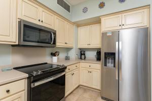 Wondrous Oceanfront Condo with Free Poolside WiFi - Unit 1105