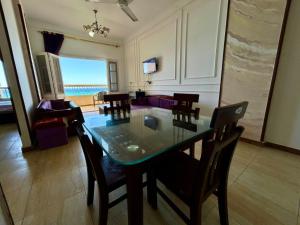 شقة بإطلالة بانورامية على البحر في مطروح استمتع بأجمل منظر في مطروح