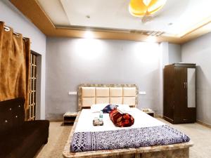 CRYSTAL HOMESTAY & PG - Secure, Budget and Comfortable Stay