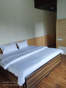 Resort Ashiana with Parking and Mountain View by Rohtang Hotels