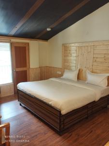 Resort Ashiana with Parking and Mountain View by Rohtang Hotels
