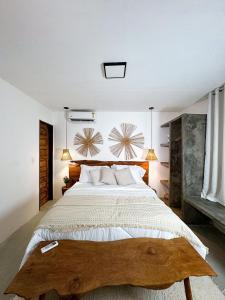 Casa pé-na-areia c piscina e serviço incluído em Japaratinga