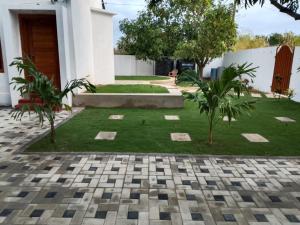 Riya Villa Arugambay