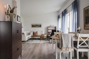 Guestly Homes - Charming 4BR Villa in central Piteå