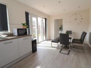 29 Ernest Dawes Avenue