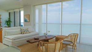 Exclusive & New Penthouse Apartment With Ocean View