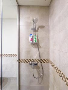 Stylish 2 BR Business Bay - Canal View - Gym and Pool