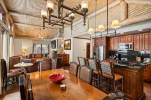 The Ritz-Carlton Club, 3 Bedroom Penthouse 4301, Ski-in & Ski-out Resort in Aspen Highlands