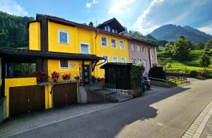 Ferienwohnung Familie Tasler - 3hvězdičkové hotely ve městě Immenstadt im Allgäu