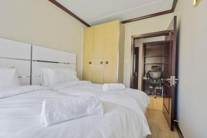 Gem in Fourways , Modern 2-Bed Apartment