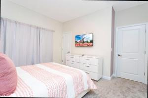 Gorgeous 4 Bd w Pool at Champions Gate Resort 1020