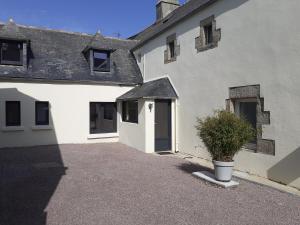 Maisons de vacances Charme & confort, Mer a 200m, grand jardin, GR34 : photos des chambres