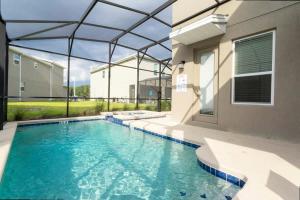 Stunning Family Friendly 5 Bd w Pool Close to Disney @ Storey Lake 4242