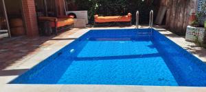 Small villa with heated pool & garage for families