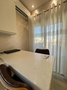 Sea View Deluxe Apartments Qerret Golem