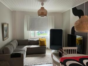 Mukava saunallinen kaksio omalla sisäänkäynnillä ja ilmaisella autopaikalla