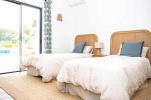 Portuguese Villa close to Carvoeiro with 5 Bedrooms, Pool, Tennis Court and close to Beach