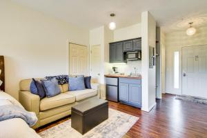 Renovated Resort Condo, 2 Mi to Silver Dollar City