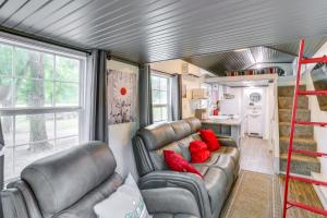 Swim On-Site Riverfront Studio in Mountain View!