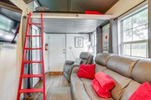 Swim On-Site Riverfront Studio in Mountain View!