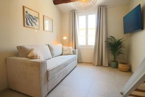 New! Beach Escape in Old Antibes