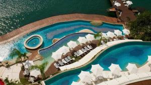 Luxury penthouse with ocean view and pool