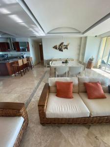 Luxury penthouse with ocean view and pool