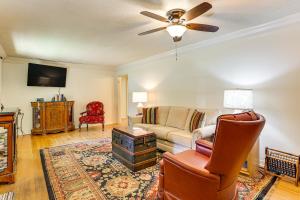 Walk to Dtwn and Freed-Hardeman Home with Fenced Yard