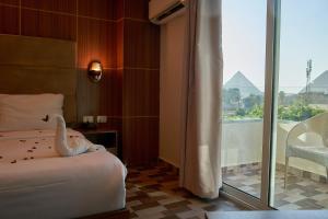 Royal Nine Pyramids View Hotel