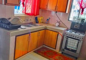 ZURI Homestay WIFI & Ocean NEAR!!