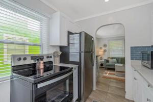 Sunshine Tropical Villa