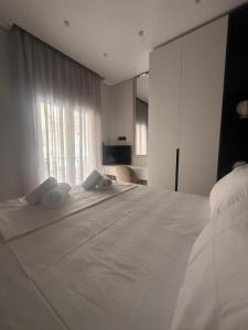 Sandys Luxury Living