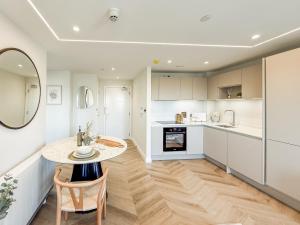 1 Bed Flat - Sleeps 2 - Parking - Wifi