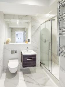 1 Bed Flat - Sleeps 2 - Parking - Wifi