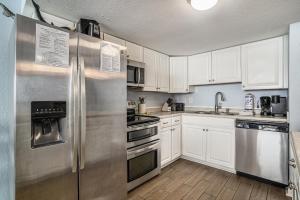 0403 Waters Edge Resort